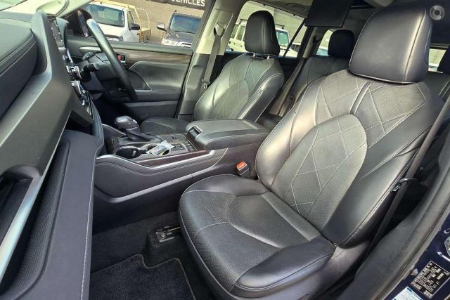 2022 Toyota Kluger Hybrid - Image 7