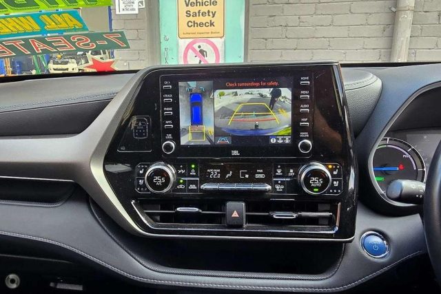 2022 Toyota Kluger Hybrid - Image 8