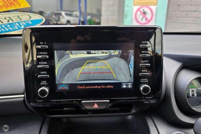 2023 Toyota Yaris Cross Hybrid - Image 3