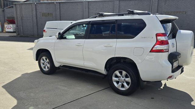 2012 Toyota Prado - Image 10