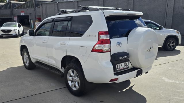 2012 Toyota Prado - Image 11