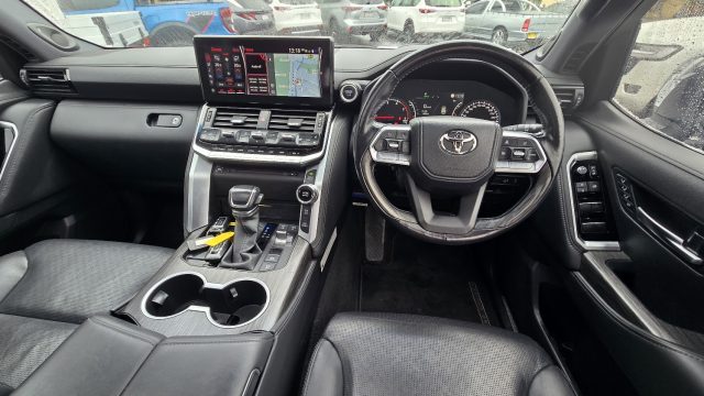 2021 Toyota LandCruiser - Image 2