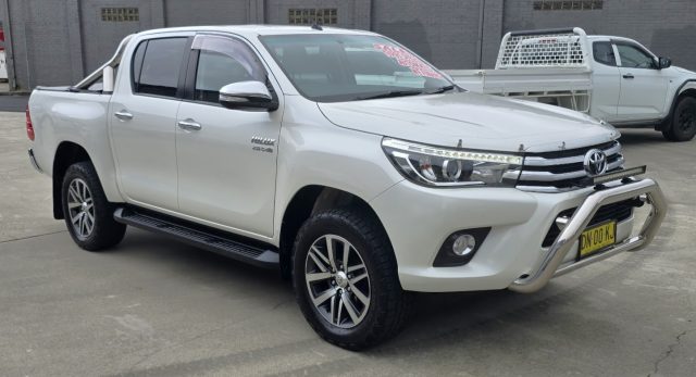 2017 Toyota Hilux - Image 3
