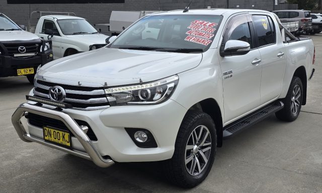 2017 Toyota Hilux - Image 6