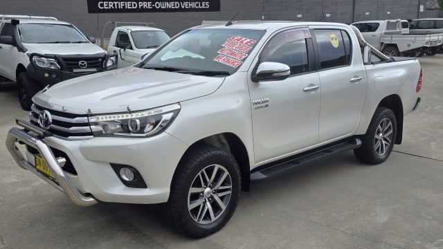 2017 Toyota Hilux - Image 7