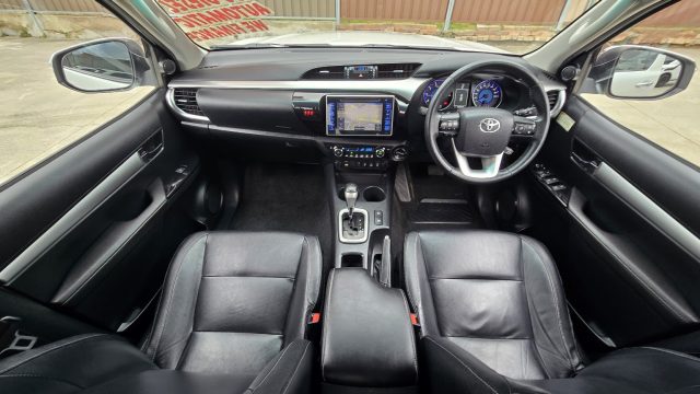 2017 Toyota Hilux - Image 15