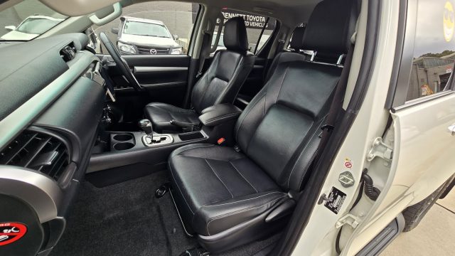 2017 Toyota Hilux - Image 18