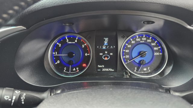 2017 Toyota Hilux - Image 24