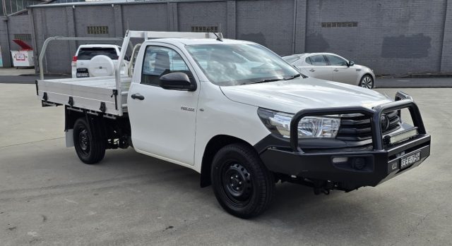 2019 Toyota Hilux - Image 2