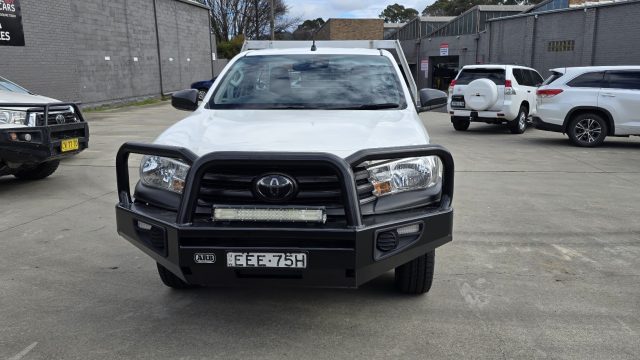 2019 Toyota Hilux - Image 6