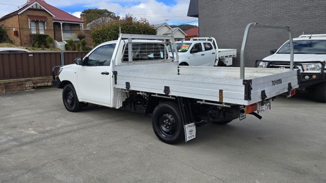 2019 Toyota Hilux - Image 8