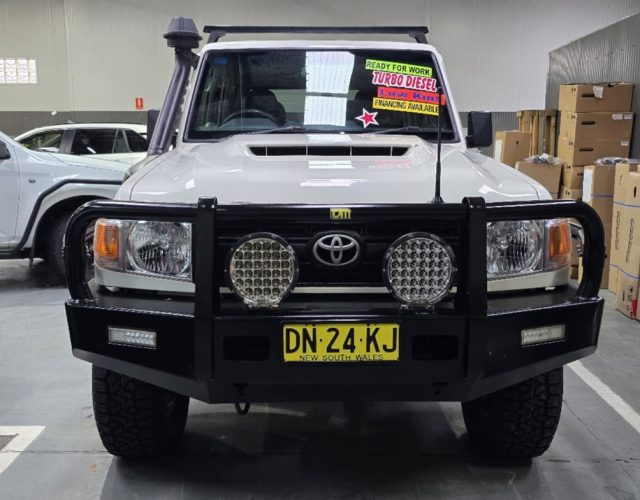 2020 Toyota LandCruiser Military - Image 2