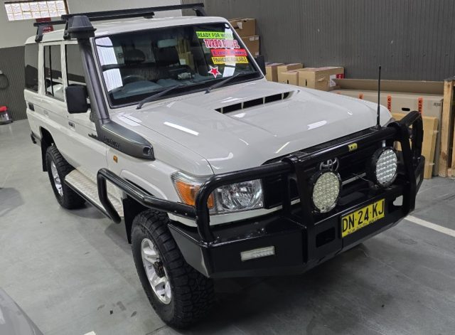 2020 Toyota LandCruiser Military - Image 3