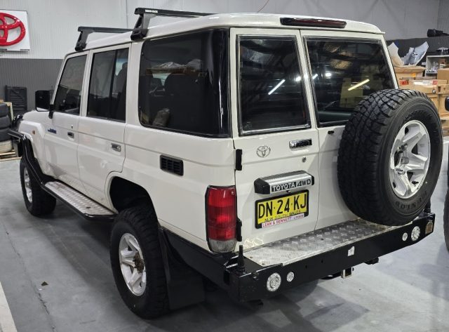 2020 Toyota LandCruiser Military - Image 7