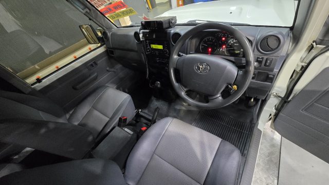 2020 Toyota LandCruiser Military - Image 9