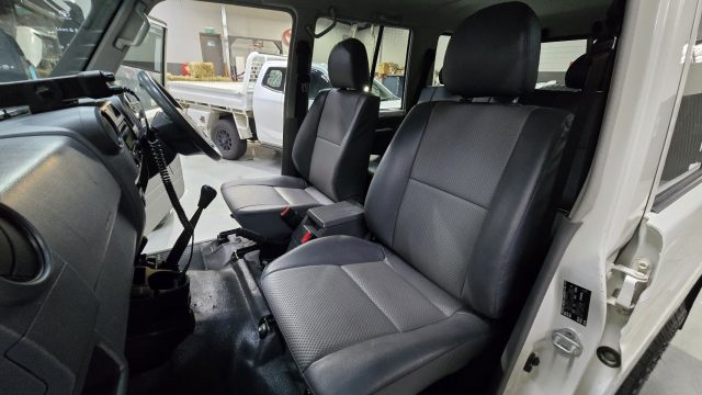2020 Toyota LandCruiser Military - Image 13