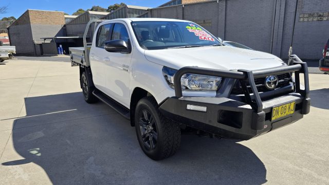 2023 Toyota Hilux - Image 10