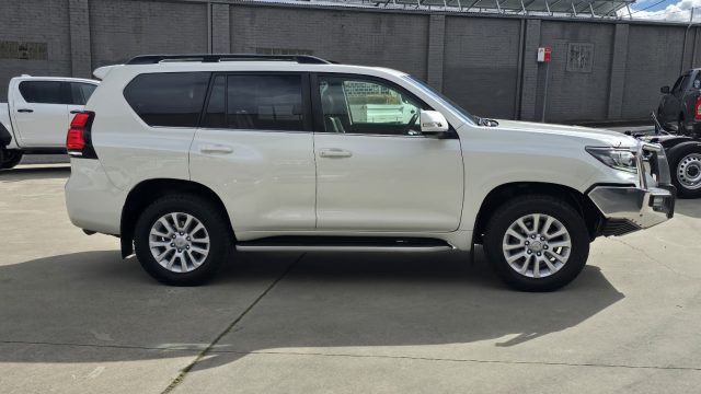 2021 Toyota Prado - Image 6