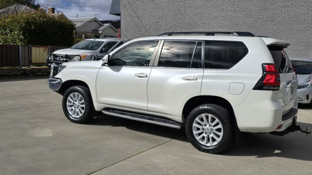 2021 Toyota Prado - Image 11