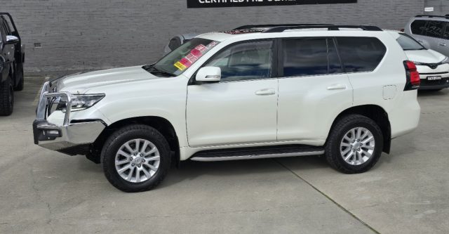 2021 Toyota Prado - Image 12