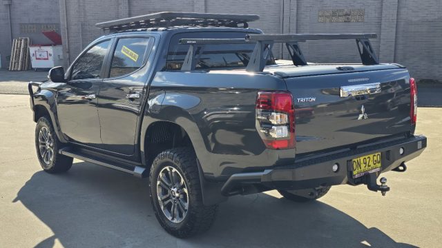 2023 MITSUBISHI TRITON - Image 10