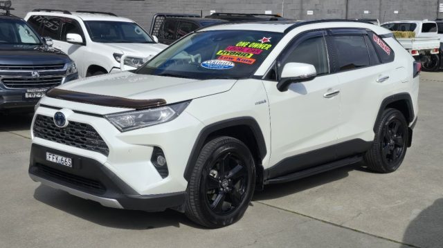 2021 Toyota Rav4 Hybrid - Image 3