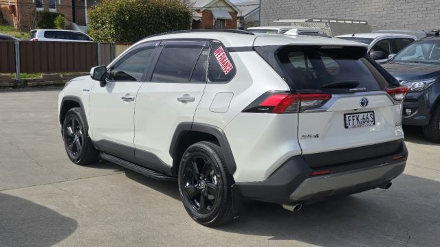 2021 Toyota Rav4 Hybrid - Image 9