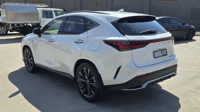 2024 Lexus NX350h - Image 8
