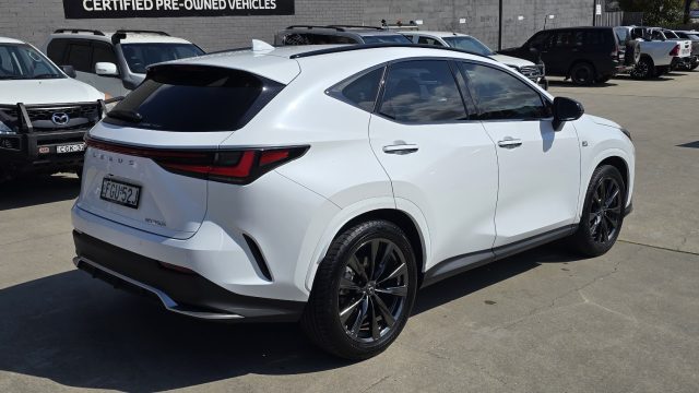 2024 Lexus NX350h - Image 10