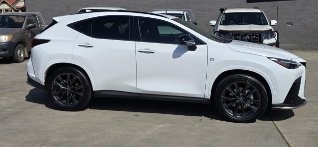 2024 Lexus NX350h - Image 11