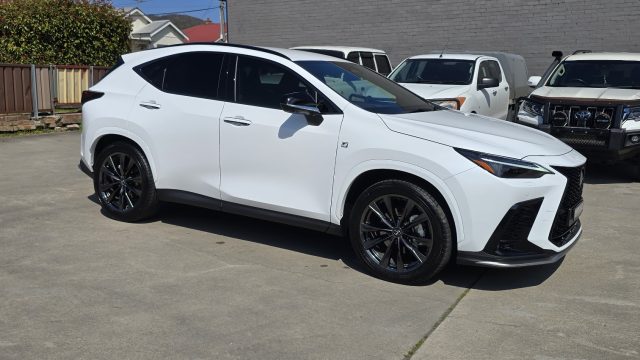 2024 Lexus NX350h - Image 12