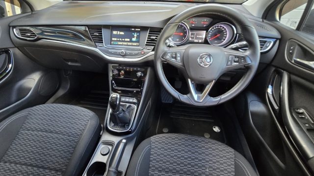 2016 Holden ASTRA - Image 13