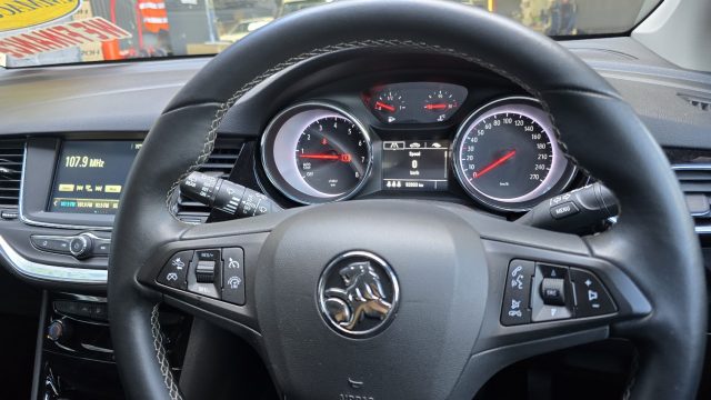 2016 Holden ASTRA - Image 19