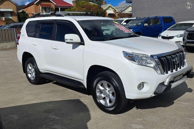 2016 Toyota Prado - Image 4