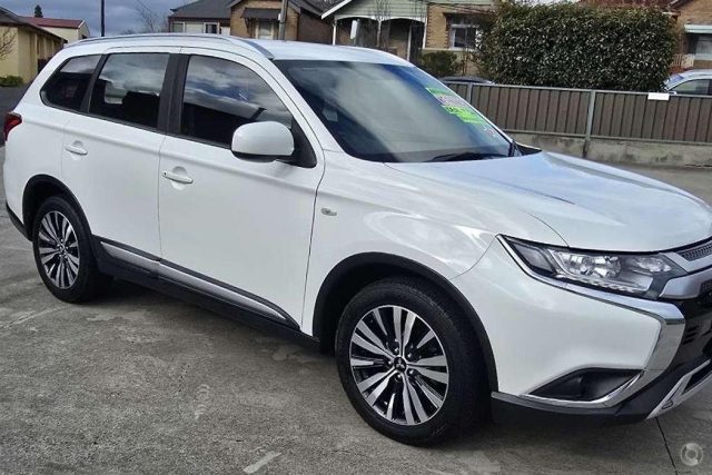 2019 MITSUBISHI OUTLANDER - Image 16