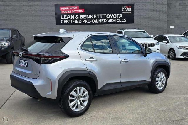 2023 Toyota Yaris Cross Hybrid - Image 11