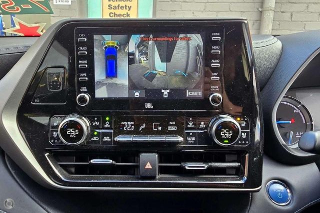 2022 Toyota Kluger Hybrid - Image 4