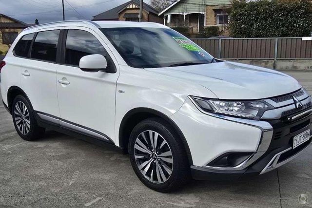 2019 MITSUBISHI OUTLANDER - Image 13