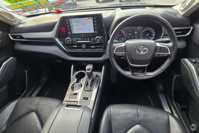 2022 Toyota Kluger Hybrid - Image 5