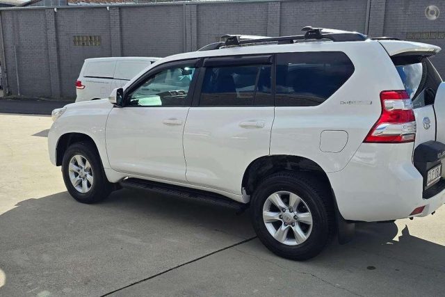 2016 Toyota Prado - Image 3