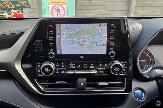 2022 Toyota Kluger Hybrid - Image 3