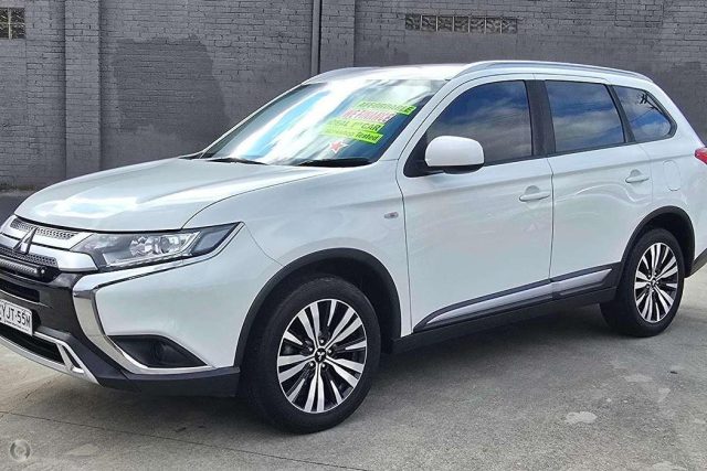 2019 MITSUBISHI OUTLANDER - Image 12