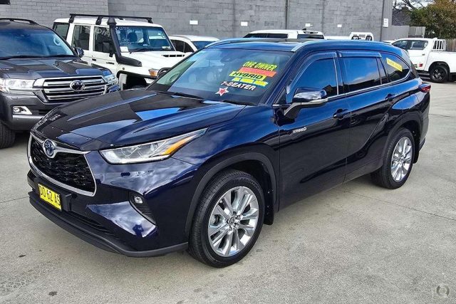 2022 Toyota Kluger Hybrid - Image 2