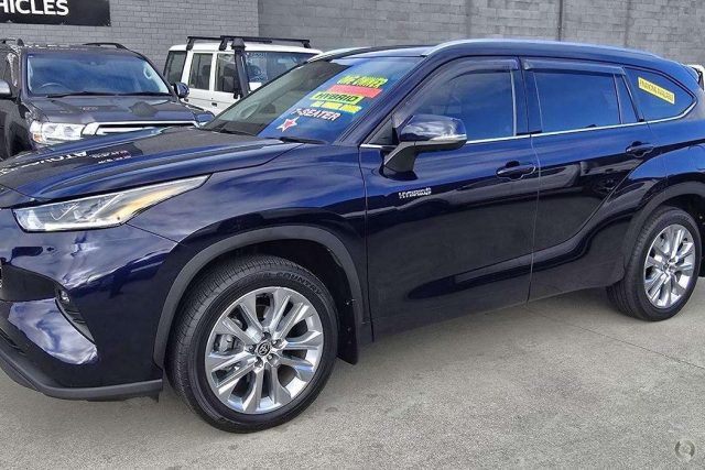 2022 Toyota Kluger Hybrid - Image 9