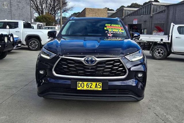 2022 Toyota Kluger Hybrid - Image 12