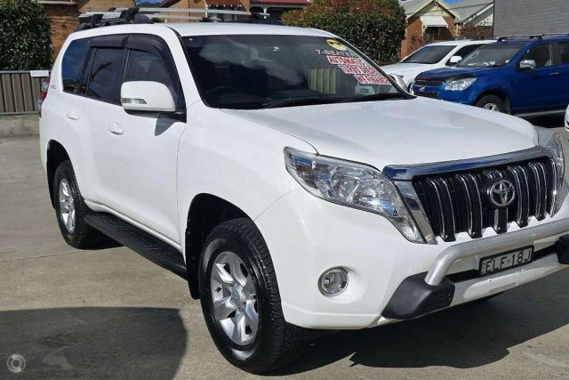 2016 Toyota Prado - Image 11