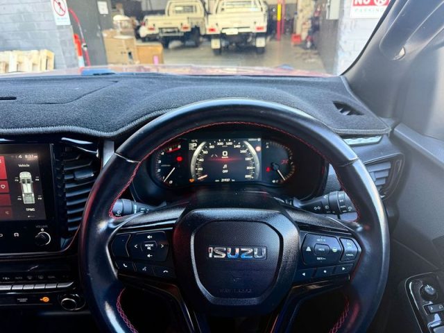 2025 ISUZU D-MAX - Image 37