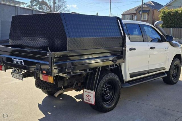 2018 Toyota Hilux - Image 8