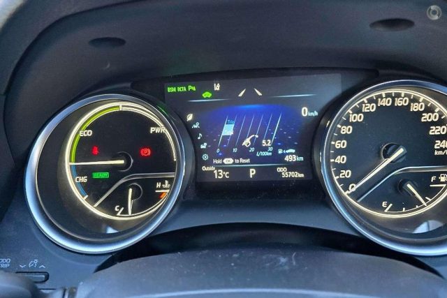 2019 Toyota Camry Hybrid - Image 16
