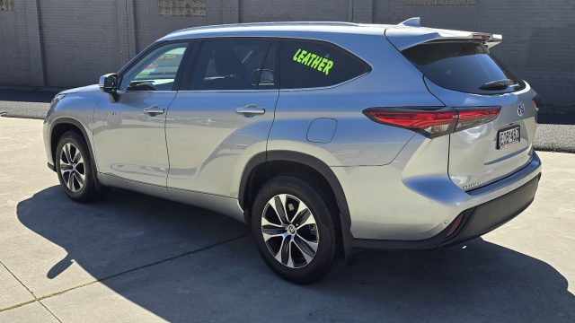 2021 Toyota Kluger Hybrid - Image 4